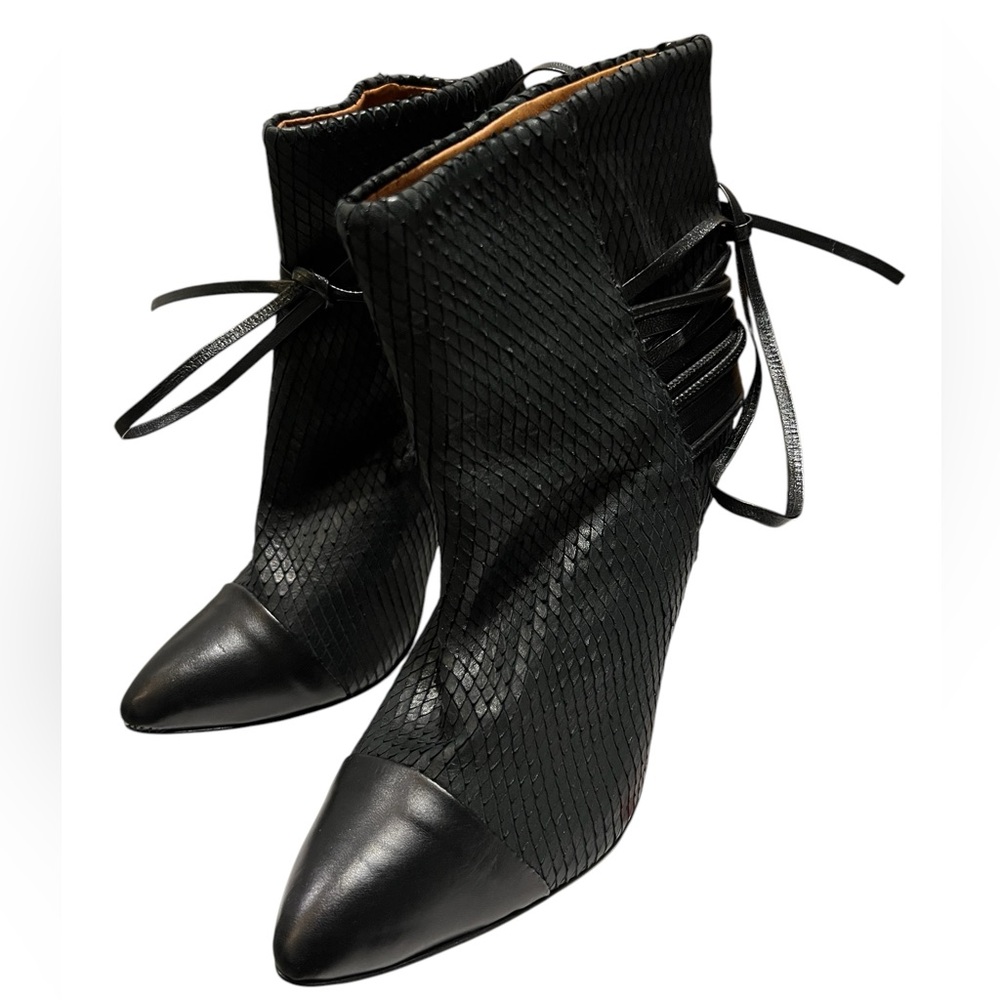 Iro booties - Picture 3 of 14